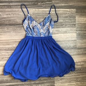 Beautiful summer dress with an open back!